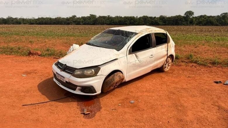 Quatro pessoas ficam feridas após capotamento de veículo em estrada rural de Nova Mutum