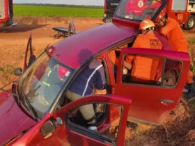 Motorista resgatada após capotamento em Sinop