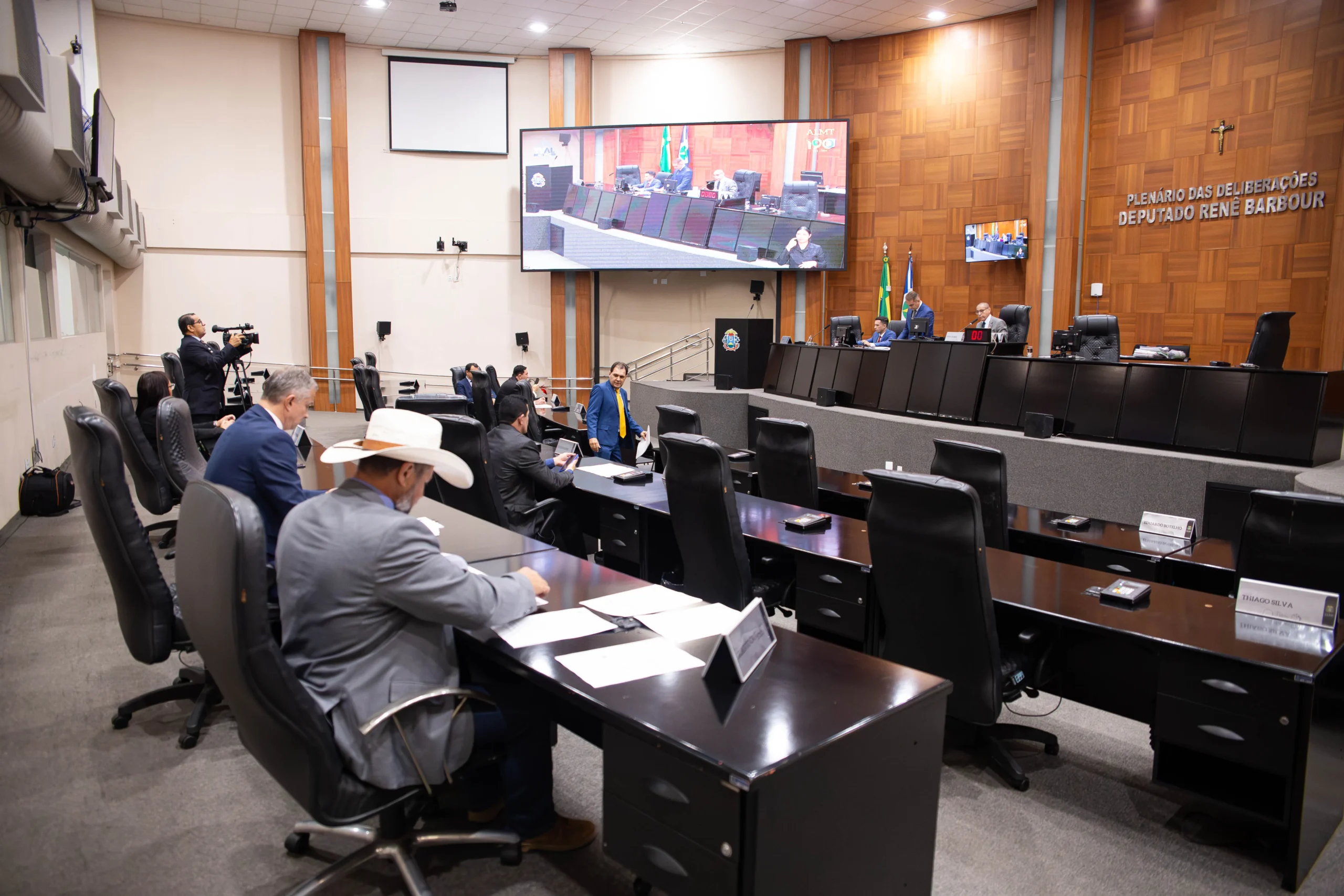 Deputados suspendem consignados de servidores por 120 dias em MT