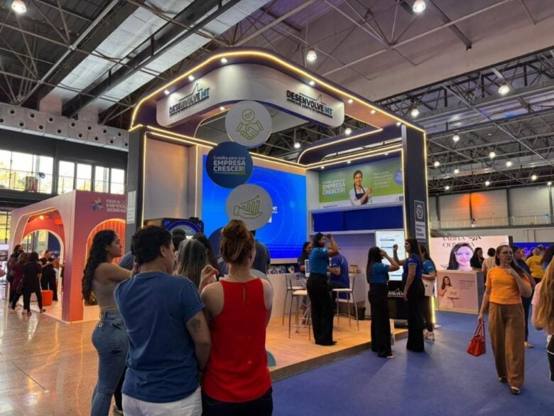 Desenvolve MT oferece atendimento personalizado, orientações e simulações de crédito na Feira do Empreendedor Sebrae