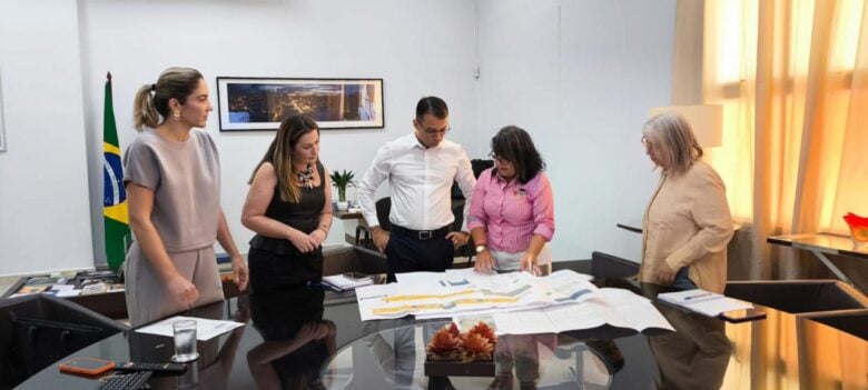 Em Cuiaba representantes da Prefeitura de Sorriso solicitam unidade do Programa Ser Familia Crianca