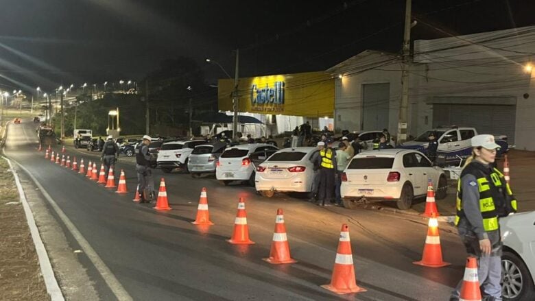 Fiscalizacao da Lei Seca em Cuiaba prende 13 condutores embriagados na madrugada deste sabado