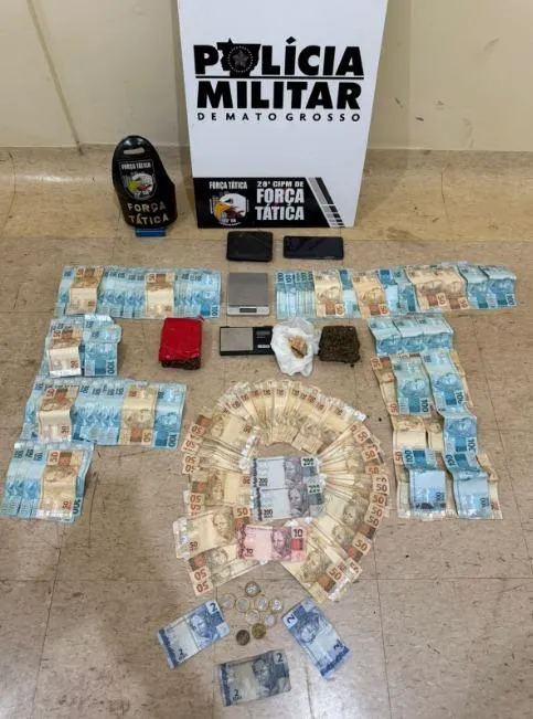Força Tática prende dupla por tráfico e apreende R$ 10,5 mil em Água Boa