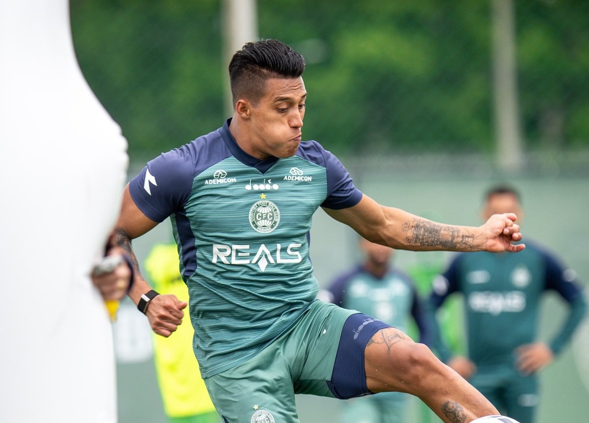 Coritiba x CRB: confronto decisivo pela 35ª rodada da Série B 2025. Imagem: JP Pacheco Coritiba