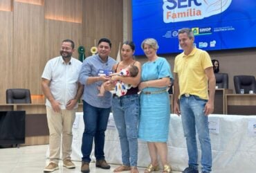 Mais de 100 familias de Sinop recebem cartoes do Programa SER Familia familias destacam beneficios