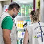 Operacao interdita bares e distribuidoras em acao contra bebidas adulteradas em Cuiaba