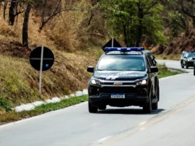 Homem de 55 anos é encontrado morto em rua de Cáceres; polícia investiga circunstâncias