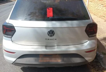 PM prende suspeito e recupera carro roubado em Cuiabá