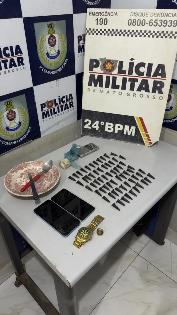 PM apreende 64 porções de cocaína em distribuidora de Cuiabá