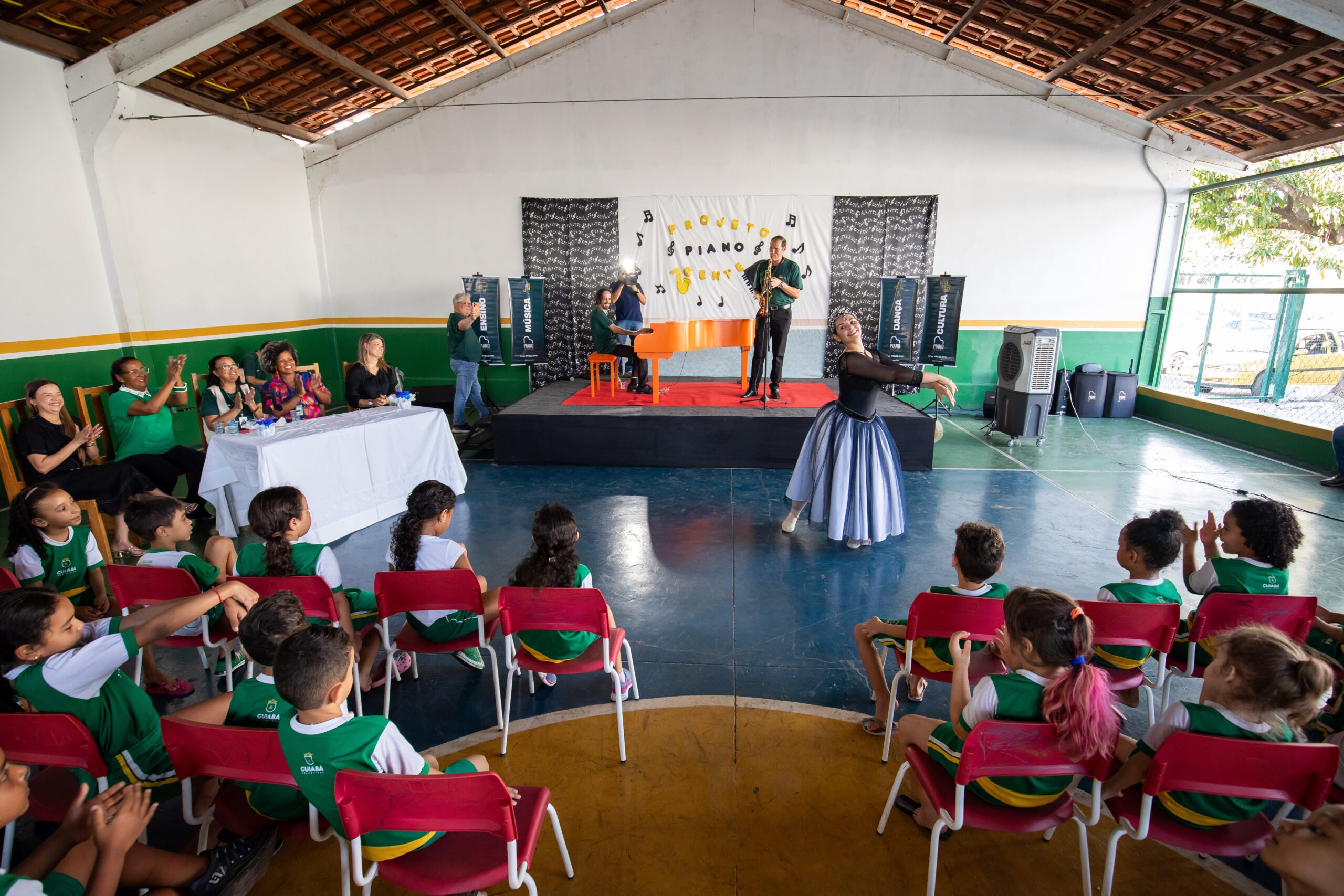 Prefeitura de Cuiaba da inicio a espetaculo nas escolas scaled