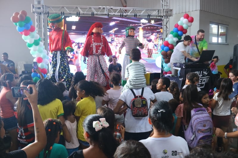 Rua da Alegria reune milhares de participantes em comemoracao ao Dia das Criancas em Sinop