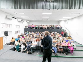 Secretario detalha projeto que pagara ate R 10 mil extra aos professores de Cuiaba