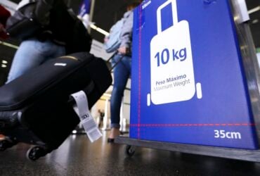 Transporte gratuito de bagagem de mao