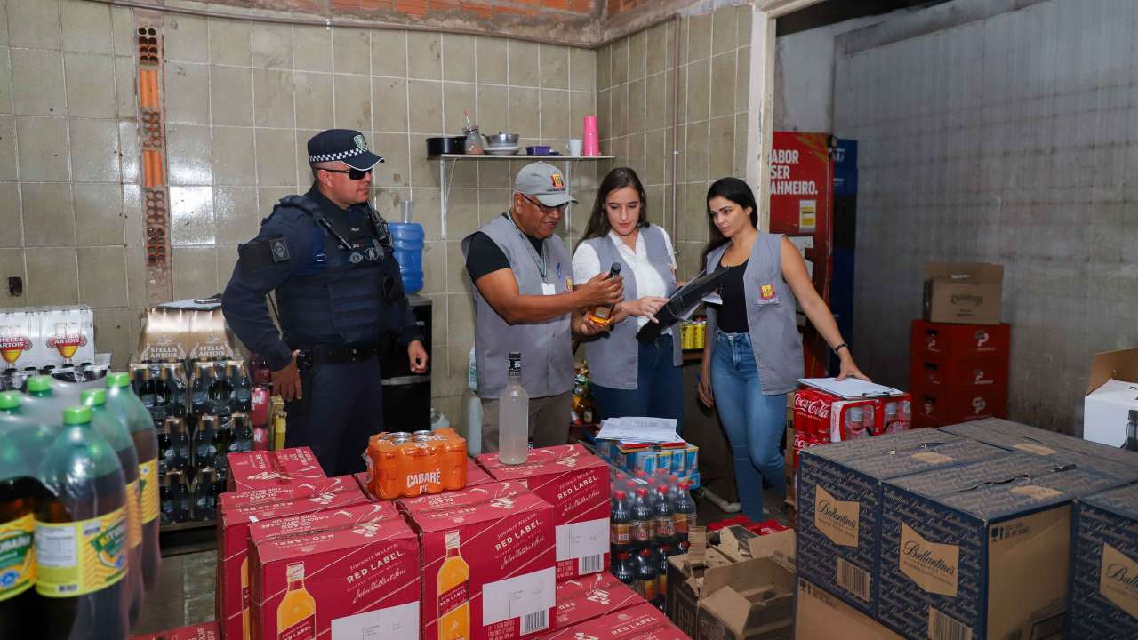 Vigilancia Sanitaria de Varzea Grande intensifica fiscalizacao apos caso suspeito de intoxicacao por metanol