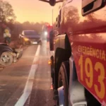 Caminhonete capota após colisão entre veículos em bairro de Sinop