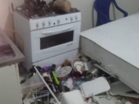 Guarda Civil Municipal utilizou armas não letais para conter suspeito, que chegou a danificar móveis da residência e agredir os agentes