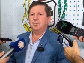Durante discurso na Câmara de Lucas do Rio Verde, parlamentar afirmou que a proposta trará prejuízos diretos à população e criticou parlamentares federais por “votarem de acordo com o partido e não com o povo”.