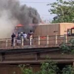 Três carretas se envolvem em colisão e pegam fogo na BR-364 em Rondonópolis