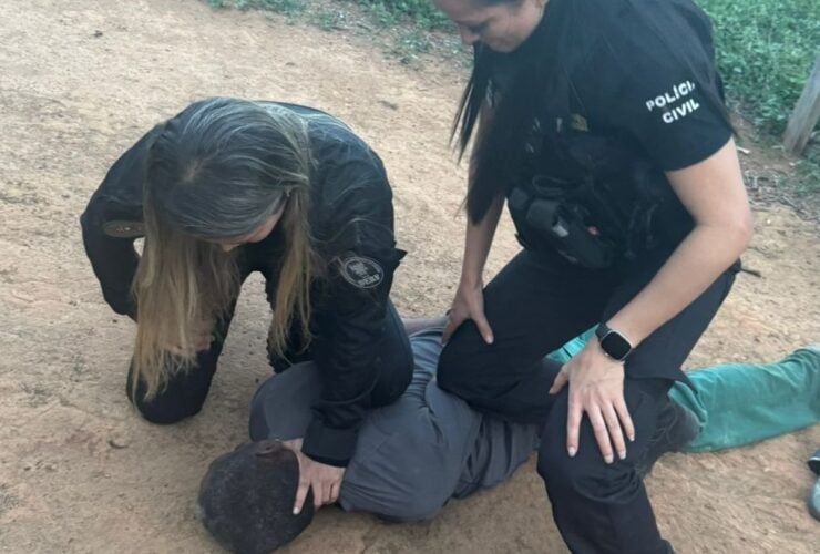 Raimundo Nonato dos Santos, que matou a ex-esposa a golpes de faca, foi capturado nesta quinta-feira (30) em área de mata com apoio do helicóptero do Ciopaer; crime chocou a cidade e reacendeu alerta sobre violência doméstica.