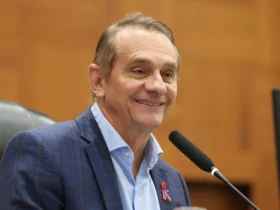 Wilson Santos busca R$ 20 milhões para lojistas do Shopping Popular