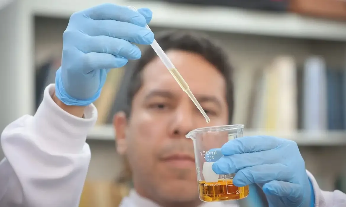 Metanol: alerta sobre bebidas falsificadas registra 58 casos e 15 mortes