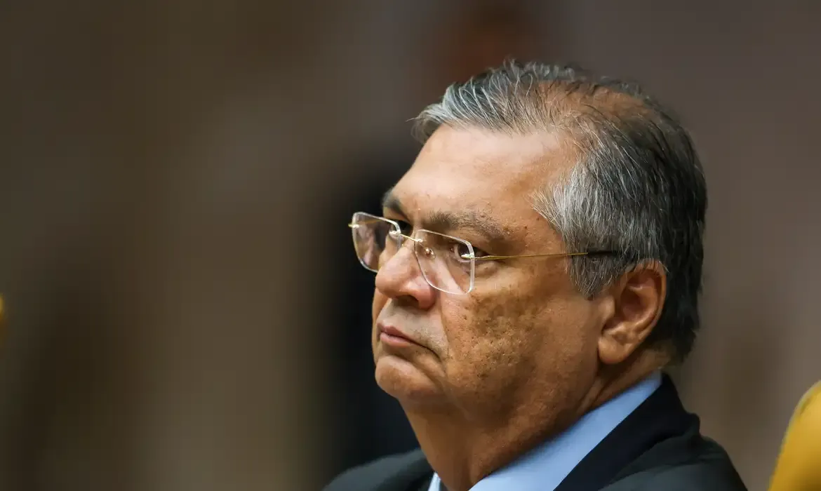 Dino vence ação judicial por morte do filho e decide doar indenização