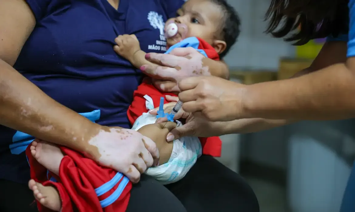 Casos de coqueluche aumentam no Brasil e preocupam autoridades de saúde