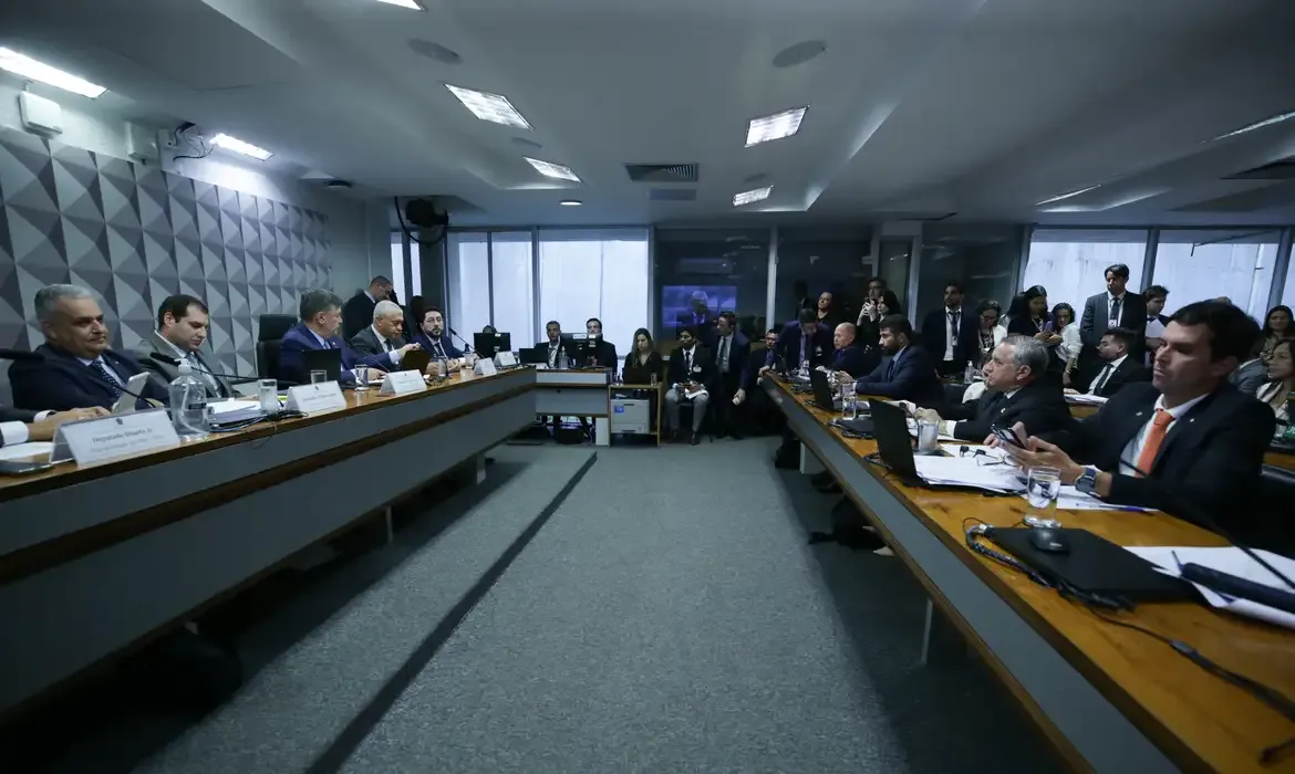 Dino autoriza silêncio de sindicalista em depoimento à CPMI do INSS