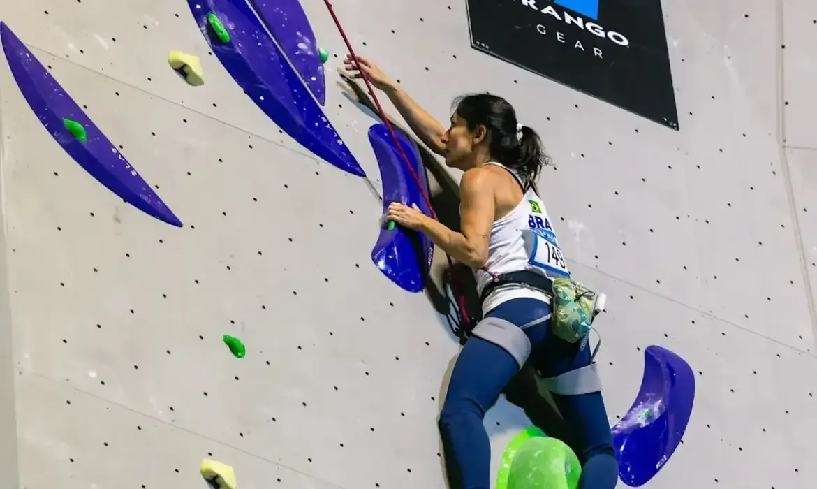 Paraescalada: Marina Dias conquista ouro na etapa de Laval da Copa do Mundo
