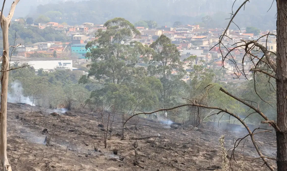 Estiagem prolongada ameaça atrasar período chuvoso em São Paulo