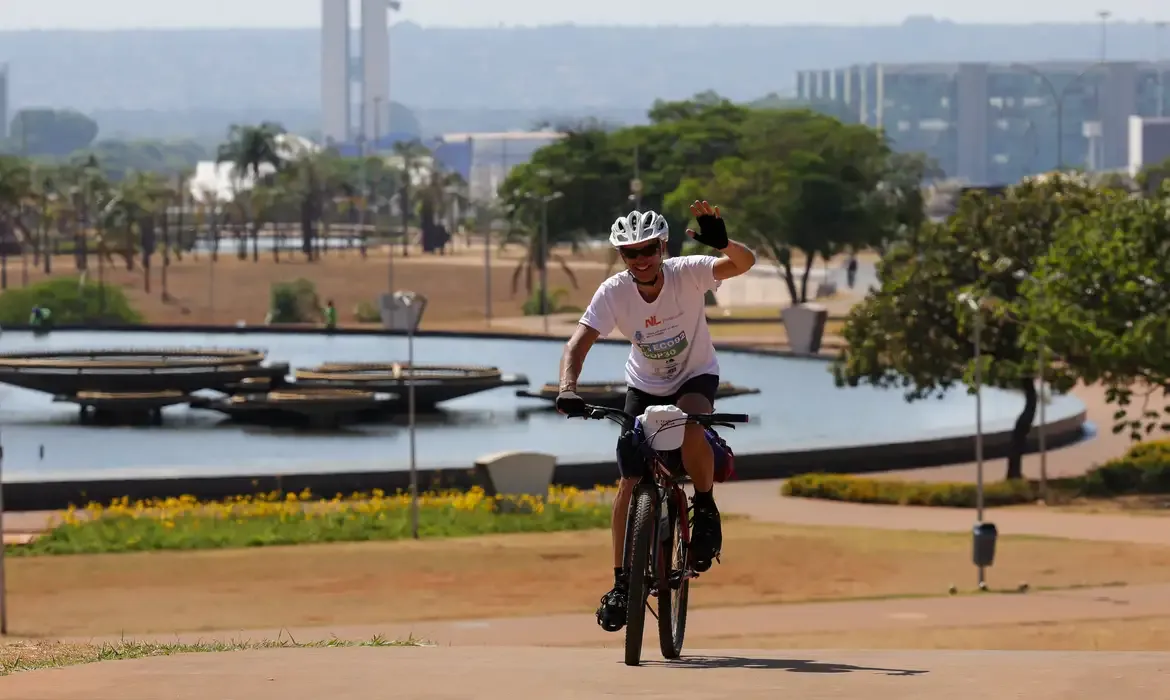 Ambientalista promove educação ambiental em viagem de bicicleta do Rio a Belém