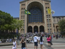 Arcebispo pede que políticos eleitos votem pelos pobres em missa em Aparecida