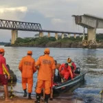 Carreta com ácido sulfúrico é retirada do Rio Tocantins após quase 10 meses