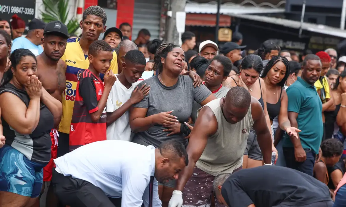 Violência afeta desenvolvimento de crianças em comunidades do Rio