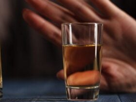 Brasil registra 41 casos confirmados de intoxicação por metanol após consumo de bebidas alcoólicas -