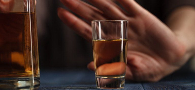 Brasil registra 41 casos confirmados de intoxicação por metanol após consumo de bebidas alcoólicas -