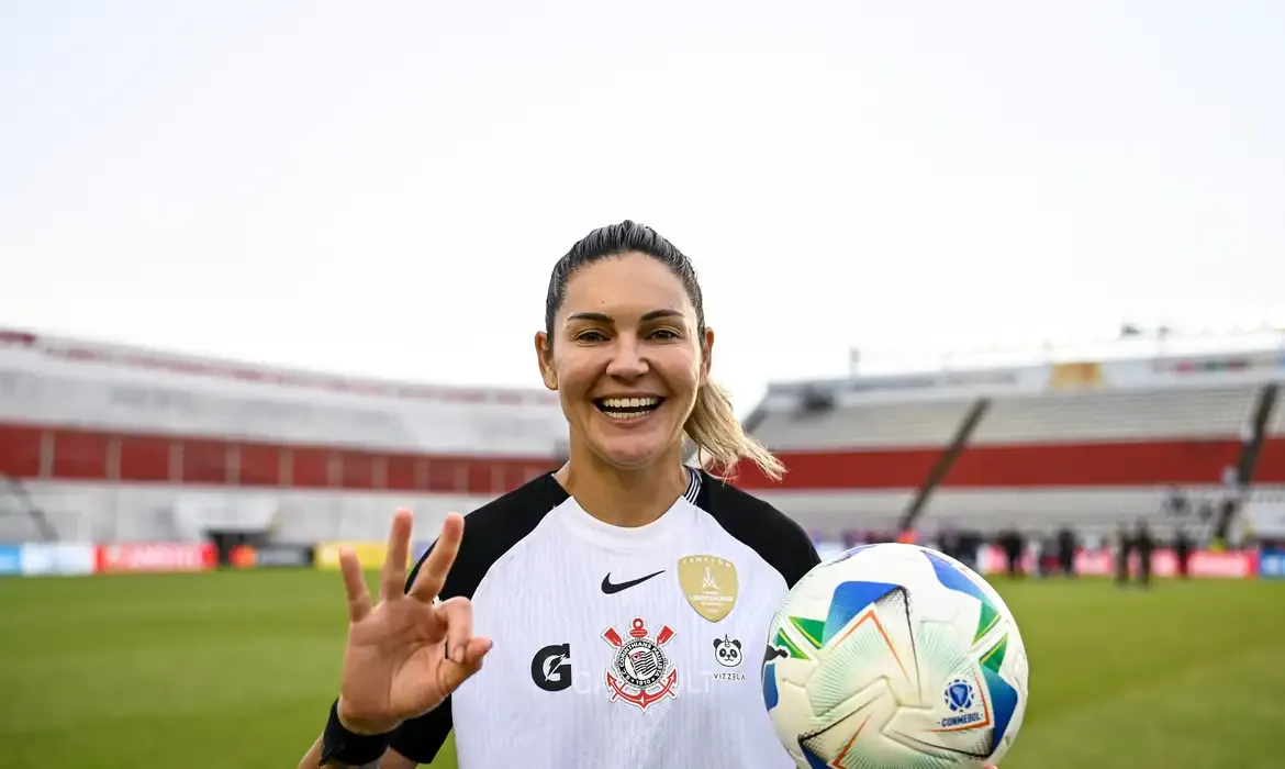 Corinthians goleia Boca Juniors e avança à semifinal da Libertadores Feminina