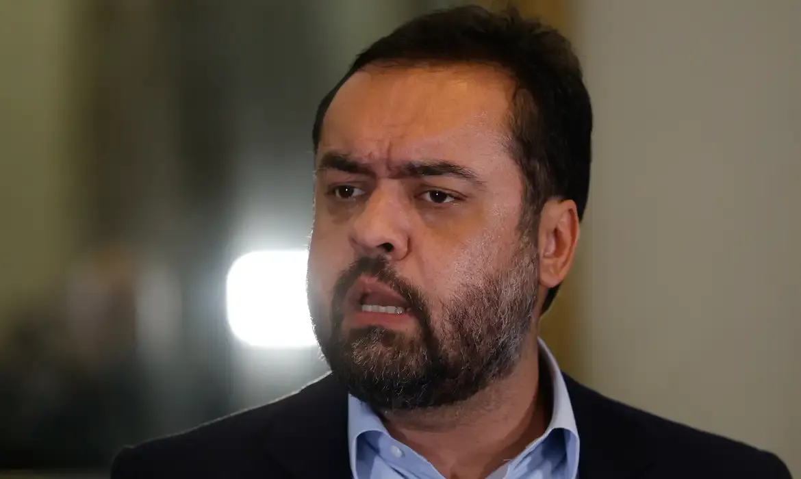 Governador admite excesso de competência estadual em operação no Rio