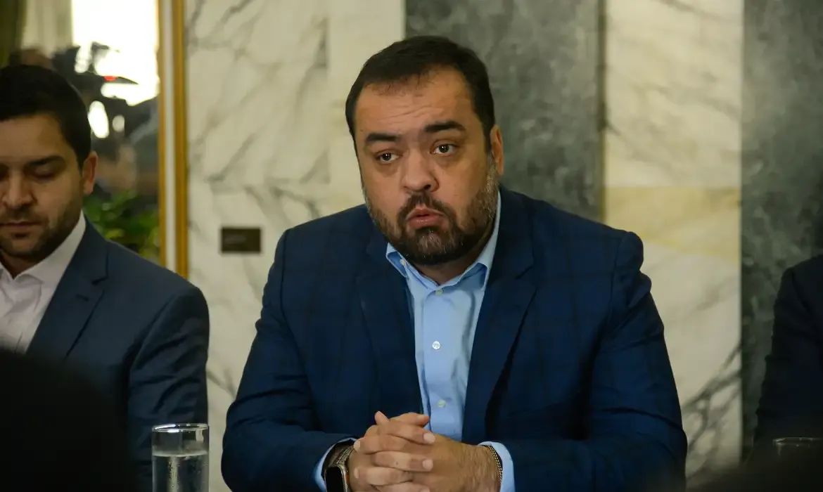 Castro solicita transferência de 10 detentos para presídios federais