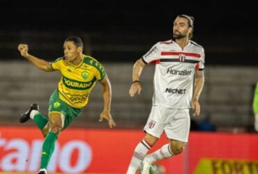 Lance de Botafogo-SP. x Cuiabá Imagem: AssCom Dourado