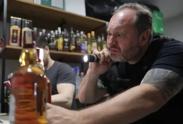 Polícia identifica postos como origem da contaminação por metanol em São Paulo