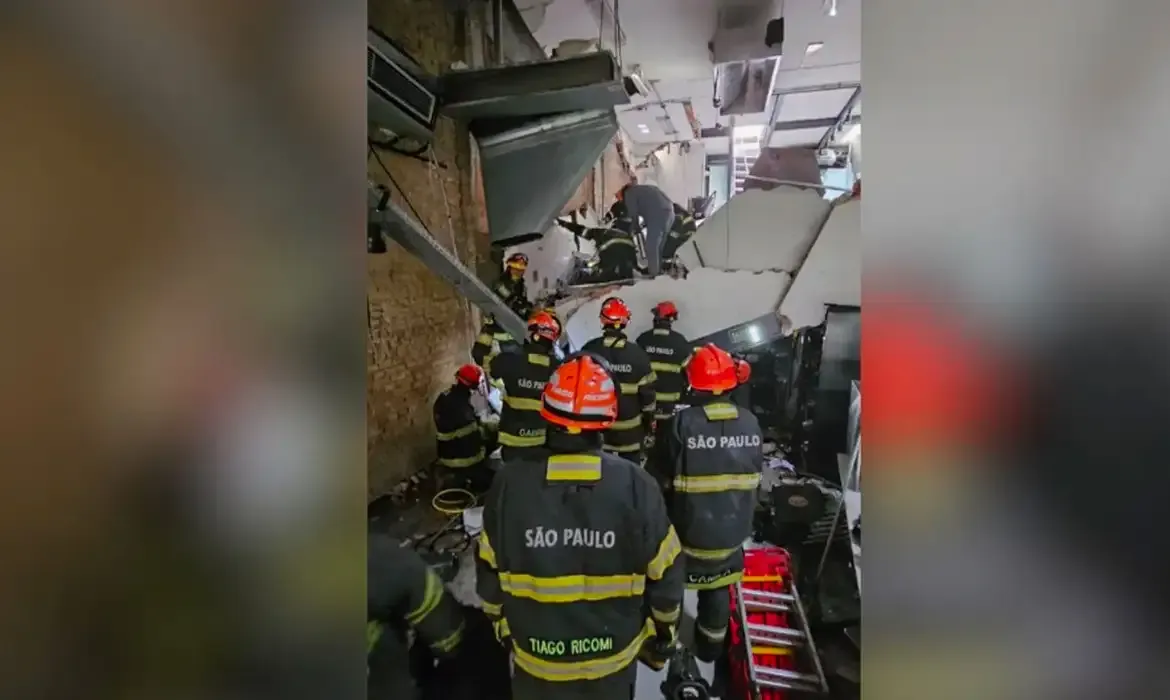 Desabamento de restaurante em SP deixa uma vítima fatal e feridos