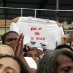 Protesto no Rio reúne famílias após operação com 121 mortos