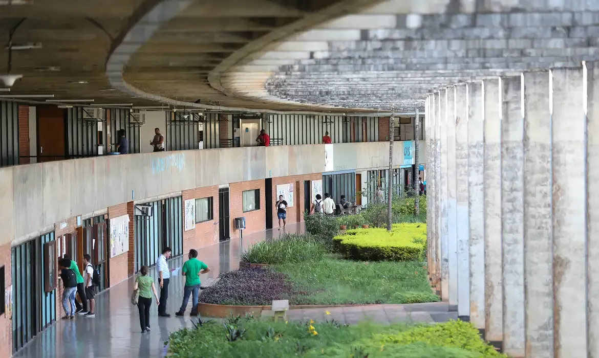 Governo cria 6,7 mil vagas na rede federal de ensino superior