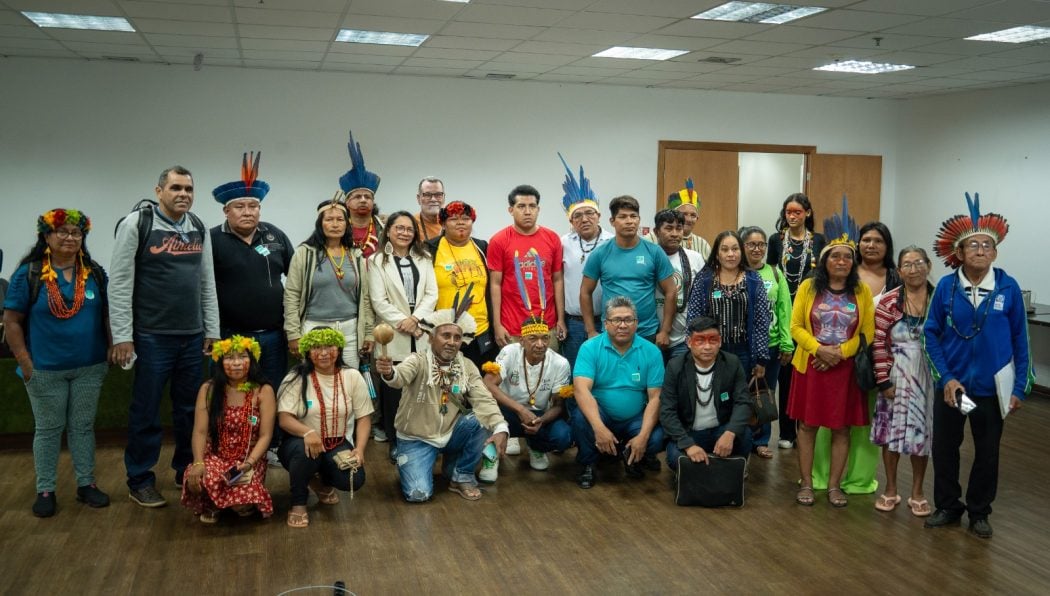 Indígenas do Mato Grosso e Pará estão em Brasília para cobrar desintrusão, proteção e demarcação de suas terras 83 delegacao do MT na Funai. Foto Hellen Loures Cimi 4 scaled 1