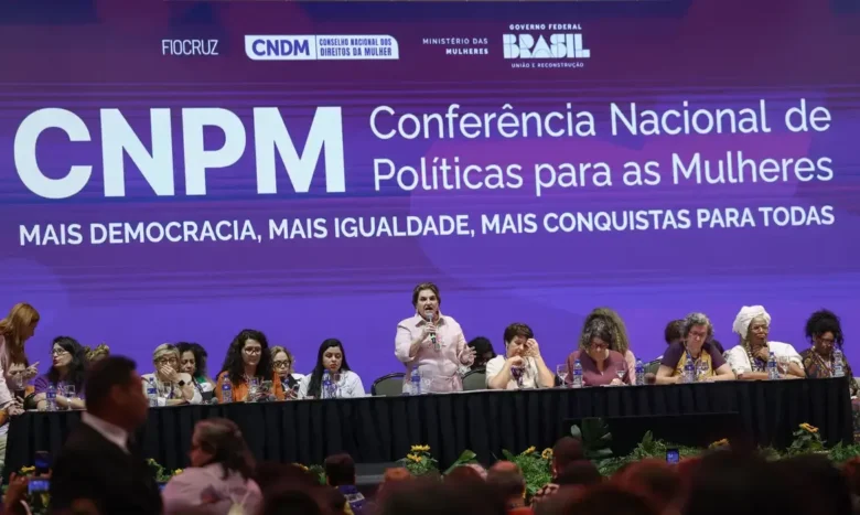 Conferência das Mulheres reforça prevenção do câncer de mama pelo SUS