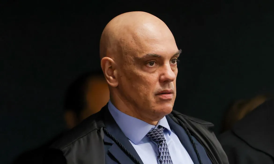 Moraes corrige erro e determina soltura de acusada dos atos de 8 de janeiro