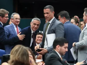 CCJ suspende ação no STF contra deputado Gayer após críticas a senadores