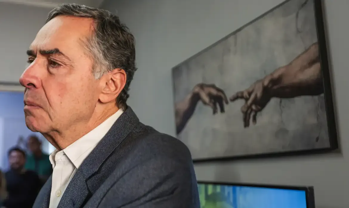 Barroso é internado em Brasília após passar mal e realizar exames
