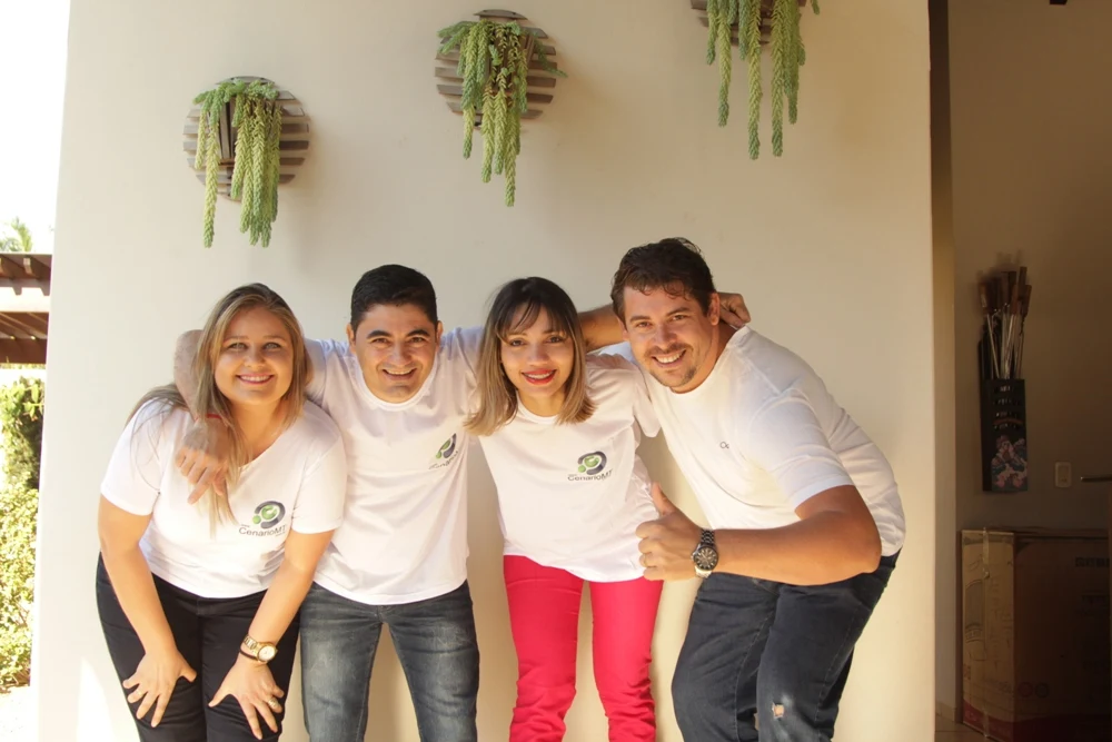 Equipe do portal CenárioMT reunida na redação em Lucas do Rio Verde Equipe do portal CenárioMT reunida na redação em Lucas do Rio Verde